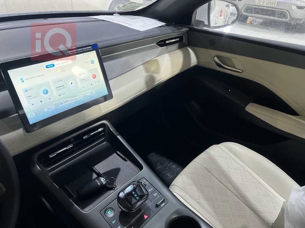 بی وای دی Qin Plus